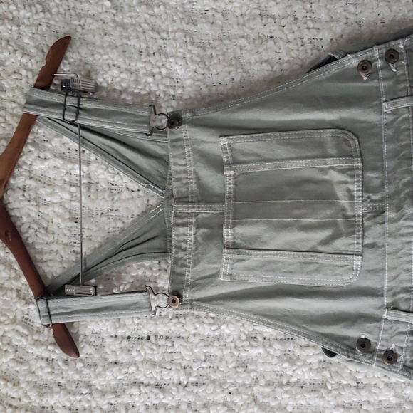 Cotton on green overall shorts jumper size 8 - Picture 3 of 9